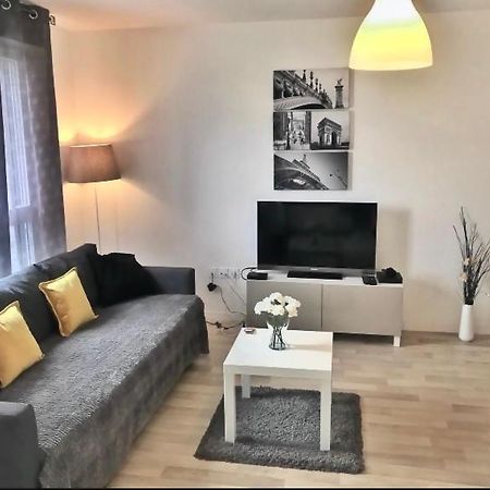 Beautiful 3 Bedroom Flat 8-9 Persons Ивры-Сур-Сеине Экстерьер фото